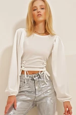 Trend Alaçatı Stili Women's White Crew Neck Balloon Sleeve Eyelet Detailed Knitted Crop Blouse