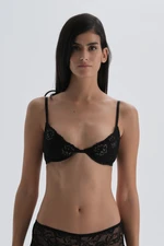 Dagi Underwired, Cupped, Low-Cut Bra