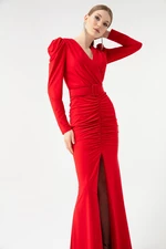 Dámske červené dlhé šaty Lafaba s dlhými rukávmi, dvojradovým golierom a rozparkom.