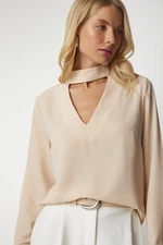 Happiness İstanbul Women's Beige Window Detailed Decollete Crepe Blouse