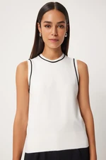 Happiness İstanbul Women's White Sleeveless Striped Knit Blouse