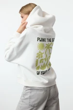 Trendyol White Slogan and Back Printed Relaxed Knitted Sweatshirt