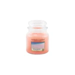 Vonná sviečka Yankee Candle Pink Sands, doba horenia 65 h