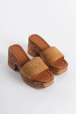 Capone Outfitters Cork Platform Sole Straw Single Strap Women's Slippers