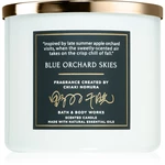 Bath & Body Works Blue Orchard Skies vonná svíčka 411 g