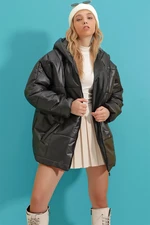 Trend Alaçatı Stili Dámské Lesklé Černé Kapuce Fleto Pocket Puffer Módní Oversize Down Coat