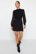 Trendyol Czarna sukienka z szyfonu z wysokim dekoltem i szyfonową podszewką