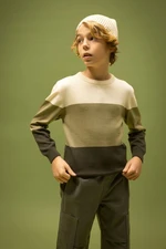 DEFACTO Boy&#39;s Crew Neck Color Block Sweater