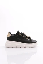 DGN Es852 Women's Thick Sole Bee Buckled Sneakers