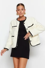 Trendyol Ecru Pocket Detailní plyšová bunda Coat