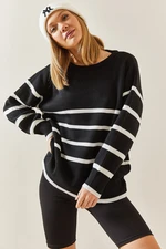 XHAN Black Crew Neck Striped Sweater