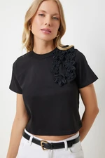 Happiness İstanbul Women's Black Floral Detailed Knitted T-Shirt