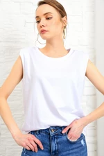 Trend Alaçatı Stili Women's White Crew Neck Padded Cotton T-Shirt
