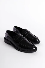 Capone Outfitters Loafer Shoes