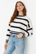 Trendyol Ecru Crop Sweter z dzianiny w paski