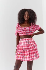 Checkered pink summer top with short sleeves
