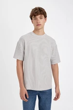 DEFACTO Men's Grey Boxy Fit Wide Cut Crew Neck Short Sleeve Basic T-Shirt