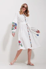 Trend Alaçatı Stili Women's White V Neck Full Embroidery Lined Woven Dress