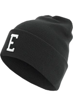 Knitted hat with letter cuff E