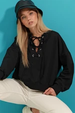 Trend Alaçatı Stili Women's Black Lace-Up Oversized Sweatshirt