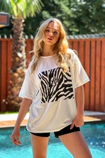 Trend Alaçatı Stili Women's White Crew Neck Zebra Patterned T-Shirt