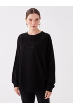 LC Waikiki Women's Crew Neck Embroidered Long Sleeve Oversized Sweatshirt.