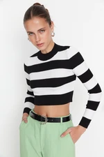 Trendyol Black Crop Bavlnený pruhovaný pletený sveter