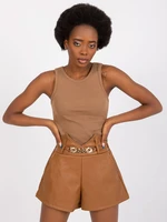 Camel shorts made of Iwetta eco-leather