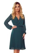 Pleated dress with a neckline and long sleeves Numoco