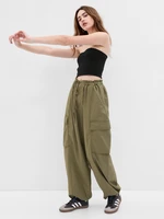 Černý dámský crop top bez ramínek GAP