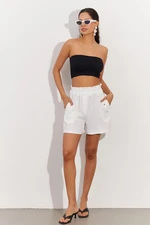 Cool & Sexy Women's White Pocket Linen Shorts NH59