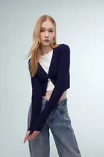 DEFACTO Coool Regular Fit Crop Button Closure V Neck Knitwear Cardigan