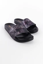 Capone Outfitters Women's Slippers