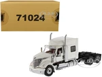 International LoneStar Sleeper Cab Truck Tractor White 1/50 Diecast Model by Diecast Masters