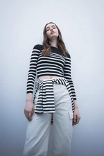 DEFACTO Slim Fit Crew Neck Striped Crop Sweater