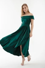 Dámske smaragdovo zelené šaty s lodičkovým výstrihom a midi dĺžkou z hodvábneho saténu