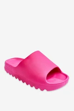 Fashionable slippers on the Fuchsia Estella platform