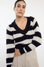 Trendyol Navy Blue Crop V Neck Striped Knitwear Sweater