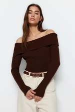 Trendyol Brown Super Crop Carmen Golier Pletený sveter