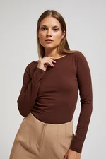 Fitted blouse with long sleeves