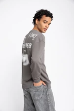 DEFACTO Comfort Fit Crew Neck Back Printed Sweatshirt