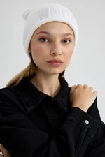 DEFACTO Women's Embroidered Knitted Beret