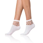 Bílé dámské ponožky s ozdobným detailem Bellinda TRENDY COTTON SOCKS