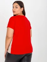 Red and beige t-shirt with a larger size with a round neckline