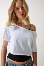 Happiness İstanbul Women's White Boat Neck Basic Crop Knitted T-Shirt