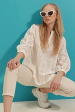 Trend Alaçatı Stili Women's Ecru Judge Collar Scalloped And Embroidered Linen Woven Blouse