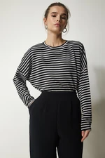 Happiness İstanbul Women's Black Striped Knitted Blouse