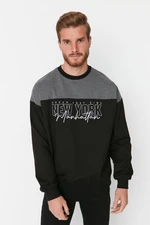 Trendyol Men's Black Oversize Fit Long Sleeve Crew Neck Paneled Printed Sweatshirt