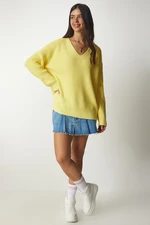 Happiness İstanbul Women's Yellow V-Neck Oversize Basic Knitwear Sweater