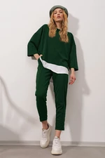 Trend Alaçatı Stili Women's Emerald Green Crew Neck Color Garnish Blouse And Double Pocket Rib Stitched Suit